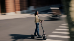 SEGWAY NINEBOT F3 D E-Scooter (10 Zoll, Schwarz/Grau) – Bild 2